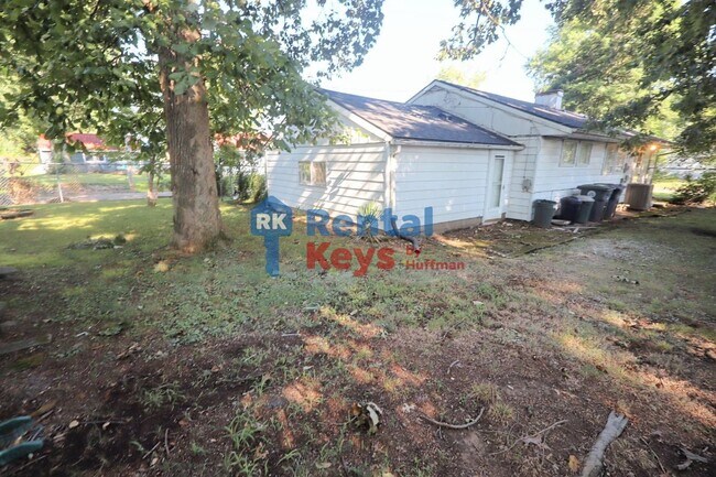 Building Photo - 2101 Waggoner Ave