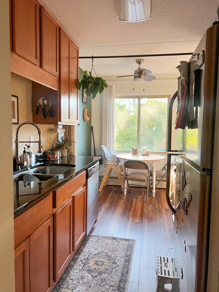 Building Photo - 3236 Garfield Ave