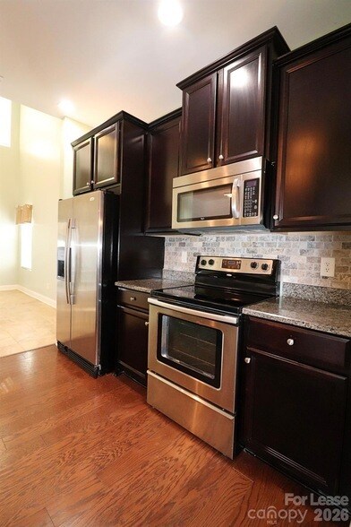 Building Photo - 2090 Shady Pond Dr