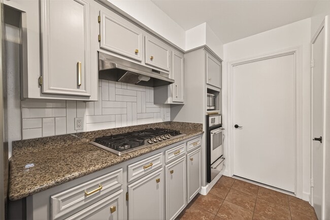 Building Photo - 5347 Lincoln Green Dr