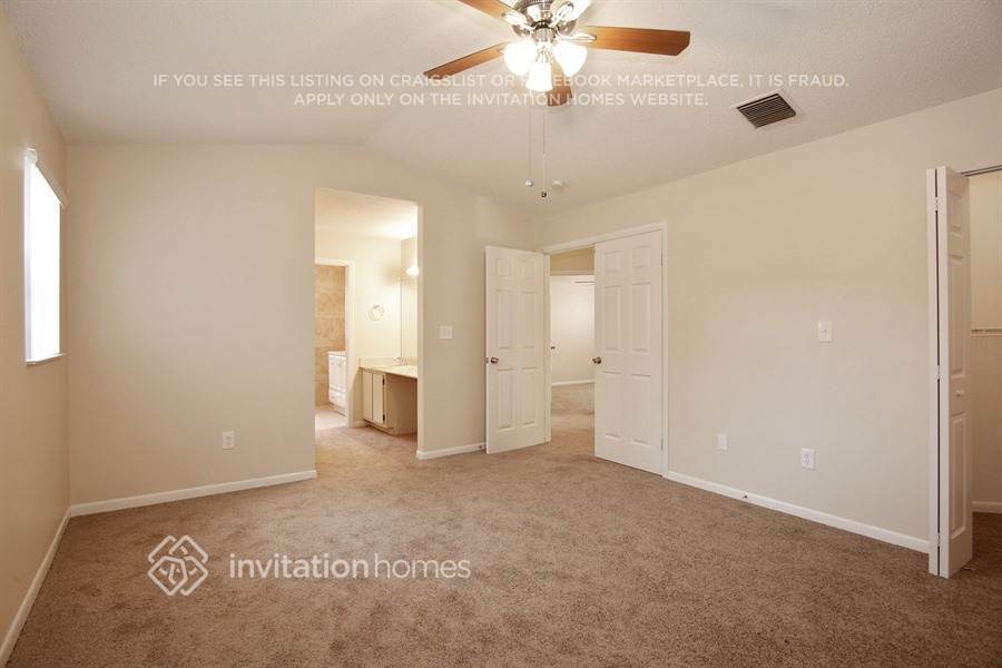 Building Photo - 13857 SW 103rd Ln