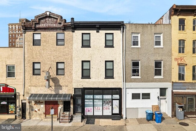 Building Photo - 709 W Girard Ave