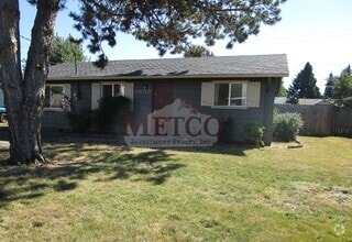 Building Photo - Cute little 3 bedroom home
