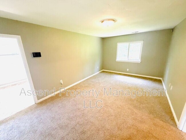 Building Photo - 717 Caruthers Rd