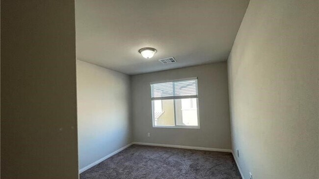 Building Photo - 7441 Sunray Point St