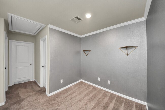 Building Photo - 1715 Ryon Falls Dr