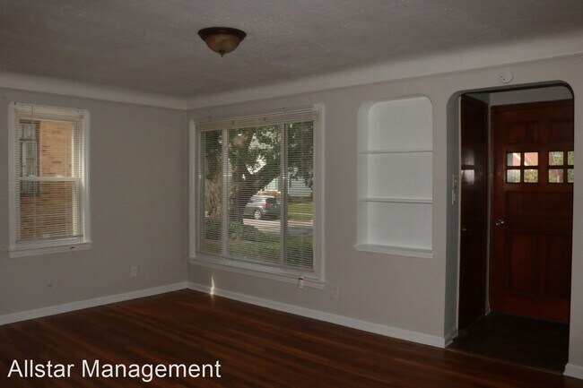 Building Photo - 3 br, 1.5 bath House - 8109 Pelham Dr