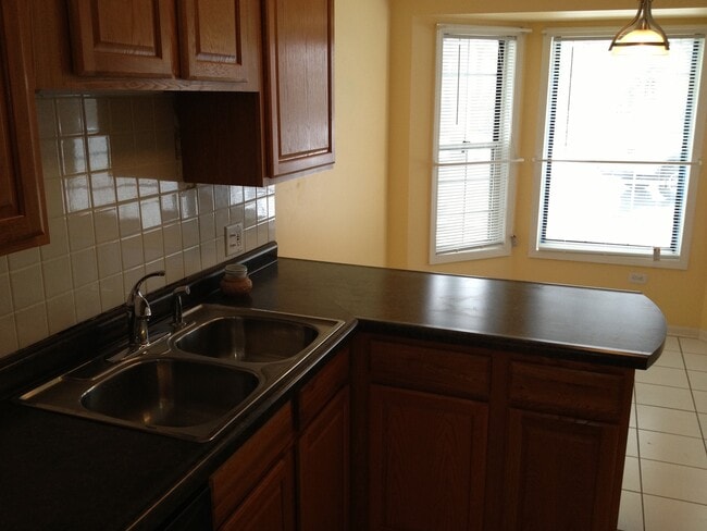 Building Photo - 3527 Frontenac Ct