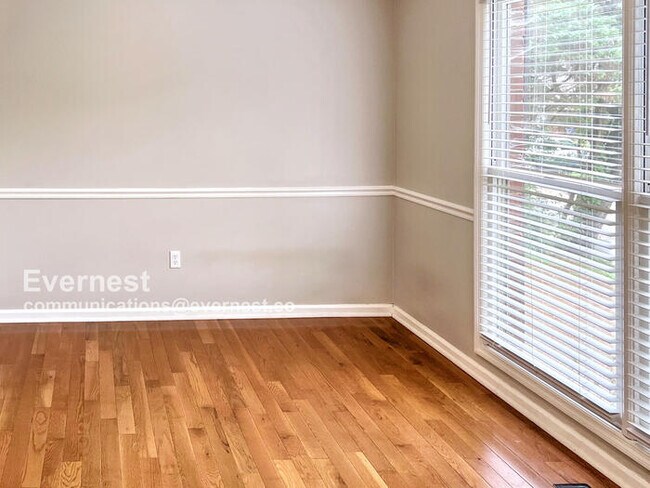 Building Photo - 128 Pebblebrook Cir
