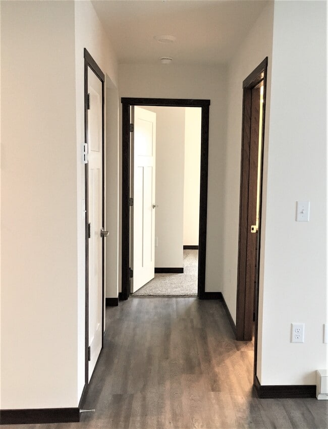 14th III "Eagle" Two Bedroom - 14th St Apartments III