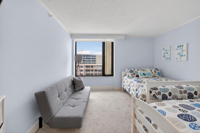 Building Photo - 3009 S Ocean Blvd