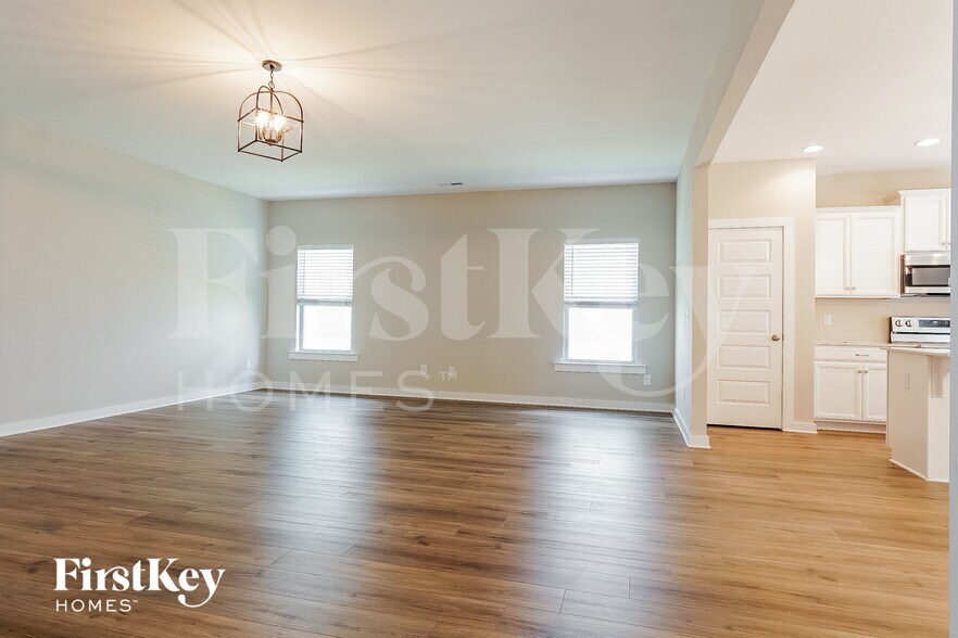 Building Photo - 110 Co Rd 1702