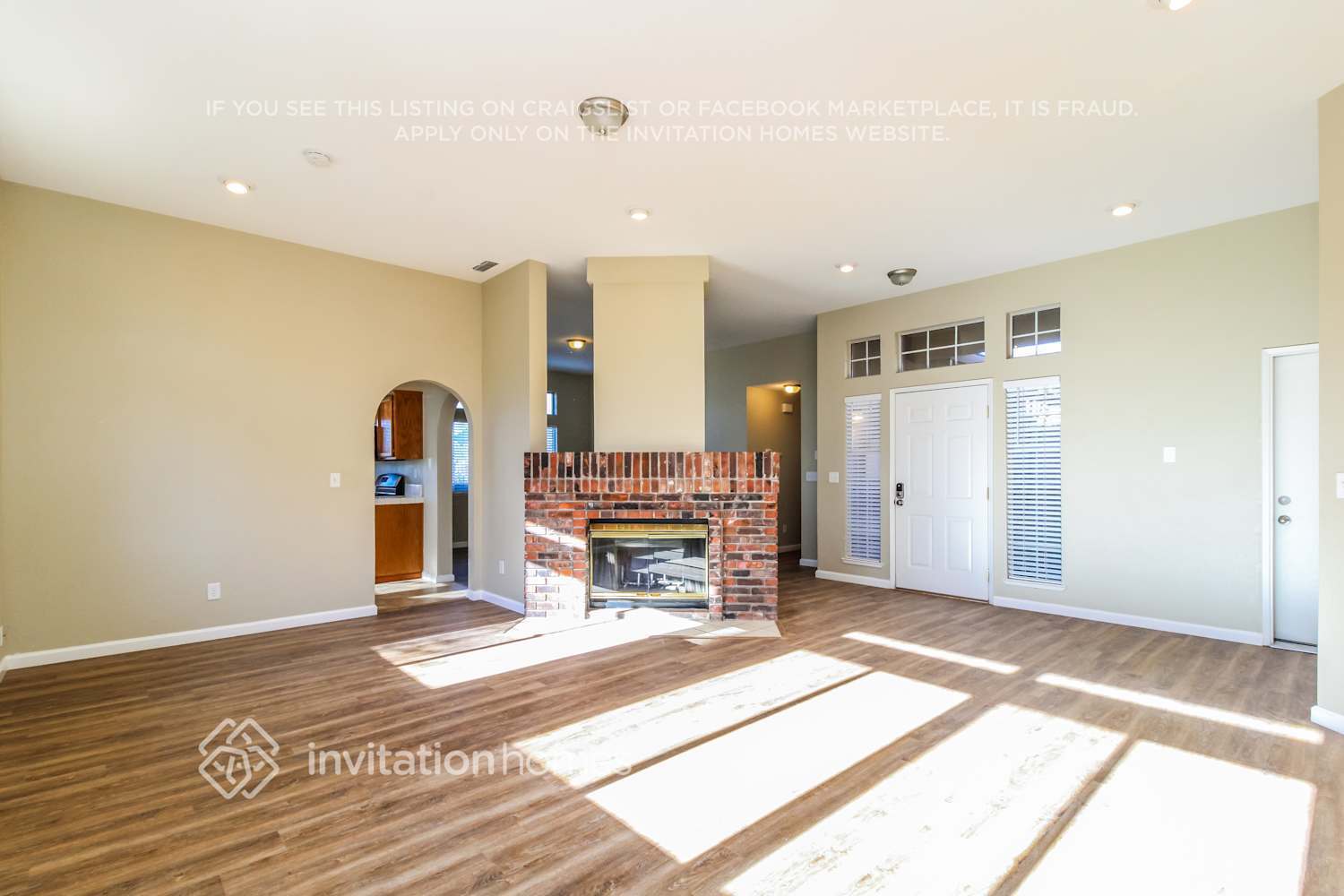 Building Photo - 702 Canyon Creek Way