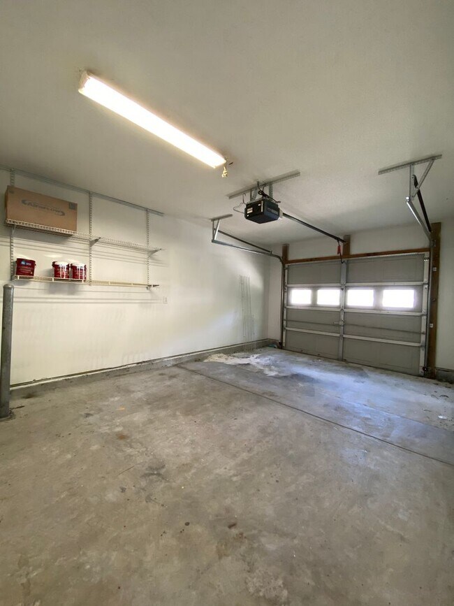 Building Photo - Adorable 3 Bedroom 3 Bath in Preston Green