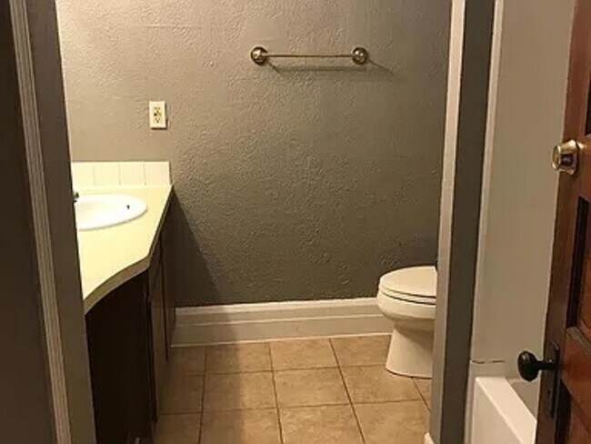 Building Photo - 237 Irisdale Pl