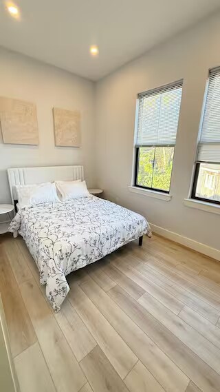 Building Photo - 3439 Lancaster Ave