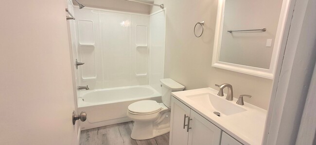 Building Photo - Remodeled 4 Bedroom in Hershey!