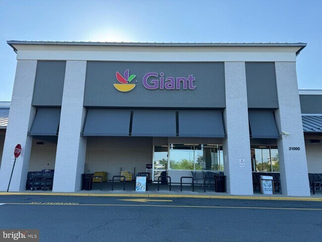 Building Photo - 46342 Summerhill Pl