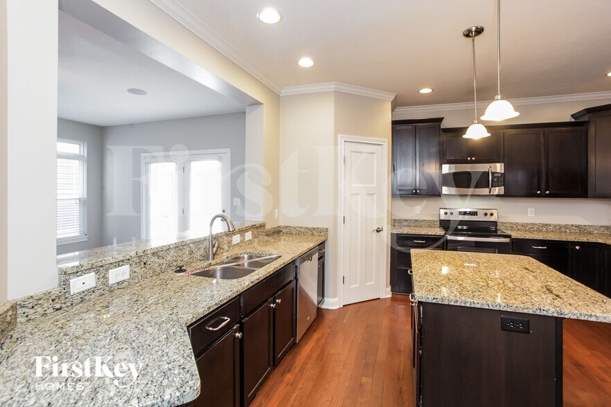 Building Photo - 5928 Aldridge Dr