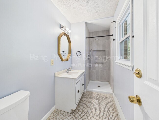 Building Photo - 1233 Pinehurst Rd