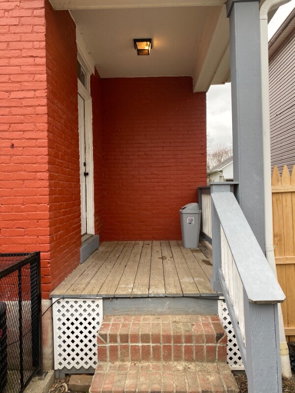 Building Photo - 89 Whitethorne Ave