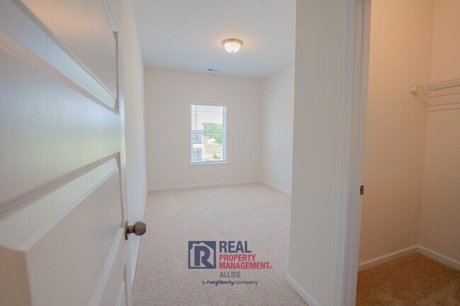 Building Photo - Welcome to Your Dream Home in Adairsville!