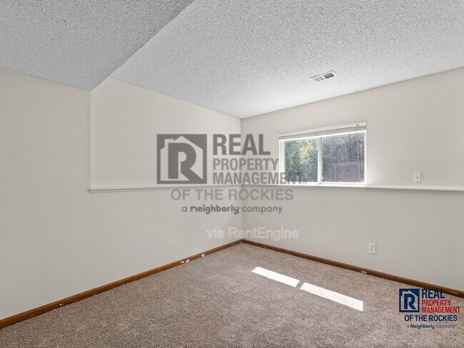 Building Photo - 1013 Kremmling Ln