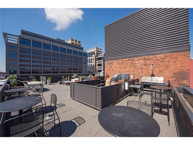 Building Photo - 250 Park Ave