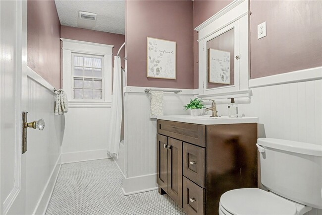 Building Photo - 30 Shepard St