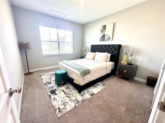 Building Photo - Furnished House in Avon