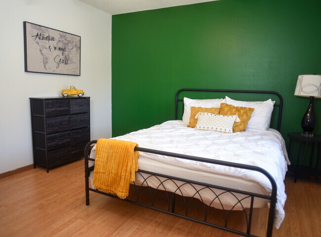 Bedroom #2 - 523 Kimberlite St