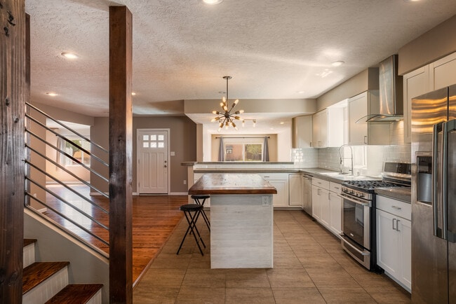 Building Photo - 505 Carlisle Blvd SE