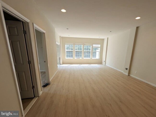 Building Photo - 25482 Hopton House Terrace