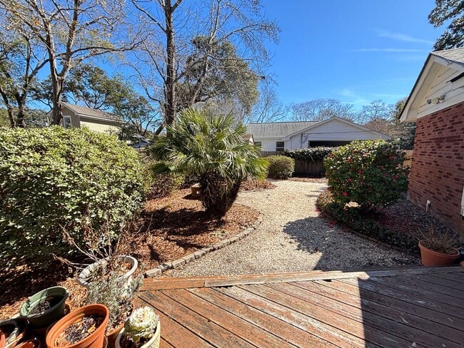 Building Photo - Available April 1st. Beautiful 2 BR/1 BA Home in the Heart of the Old Village!