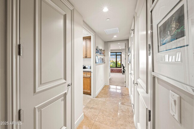 Building Photo - 7181 E Camelback Rd