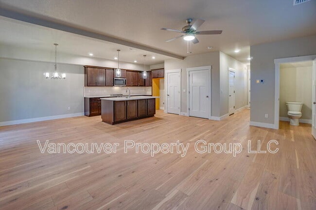 Building Photo - 2215 E Badger Wy