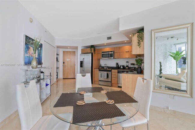 Building Photo - 350 S Miami Ave