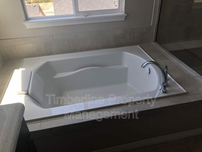 Building Photo - 10814 Warm Sunshine Dr