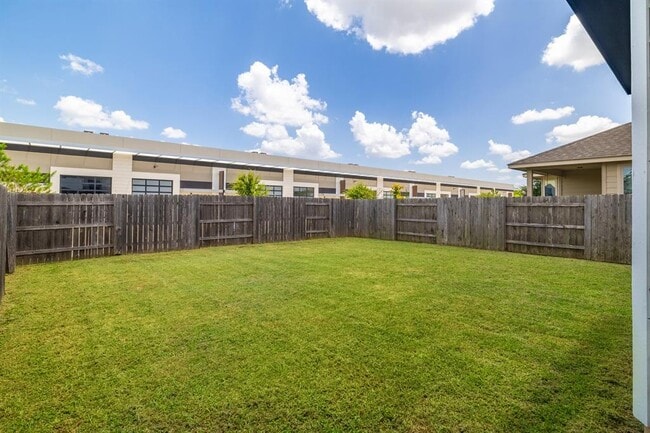 Building Photo - 5317 Gooding Dr