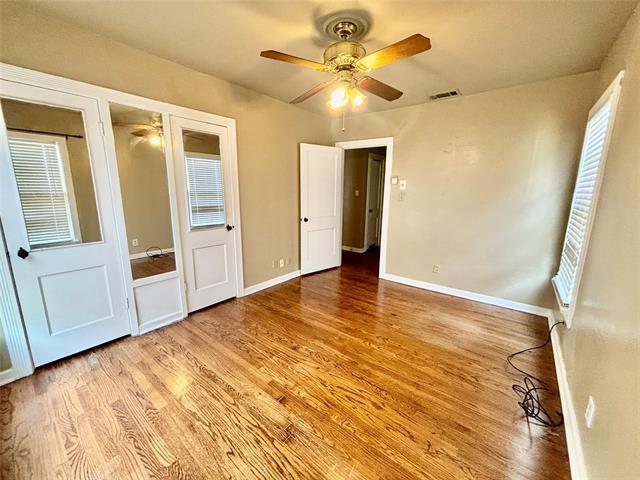 Building Photo - 4024 Lovell Ave