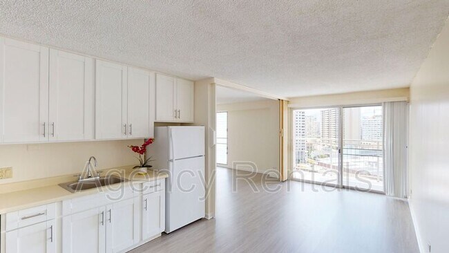Building Photo - 1655 Makaloa St