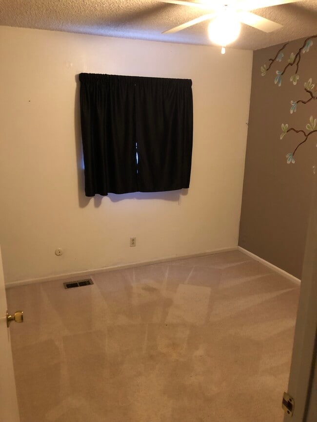 Building Photo - 21 N Briarwood Pl