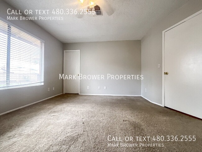 Building Photo - 1349 W Gila Ln