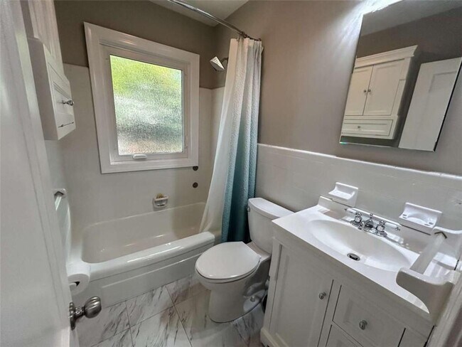 Building Photo - 2981 Lowrance Dr