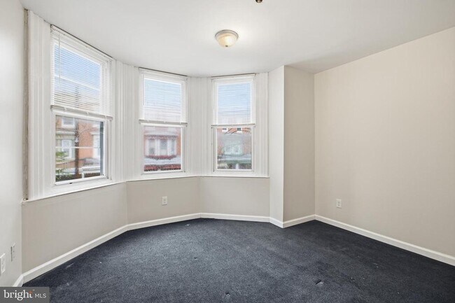 Building Photo - 2238 N Park Ave