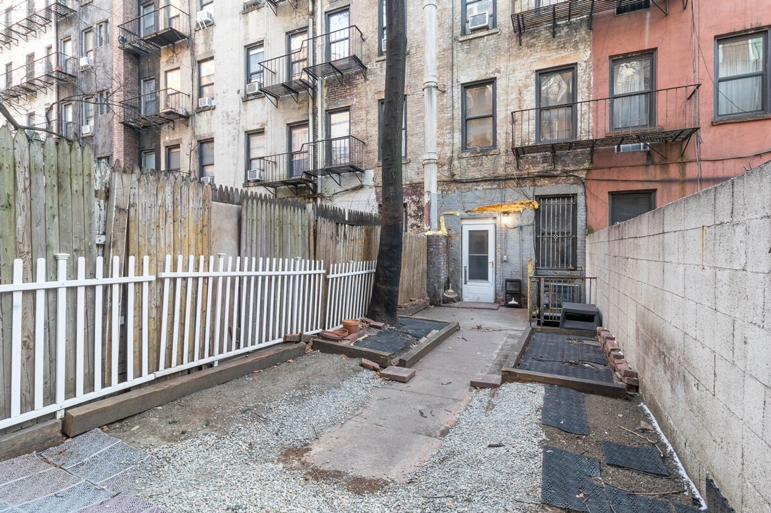 Building Photo - 337 E 81st St