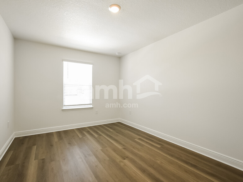 Building Photo - 1529 Blue Nile Pt