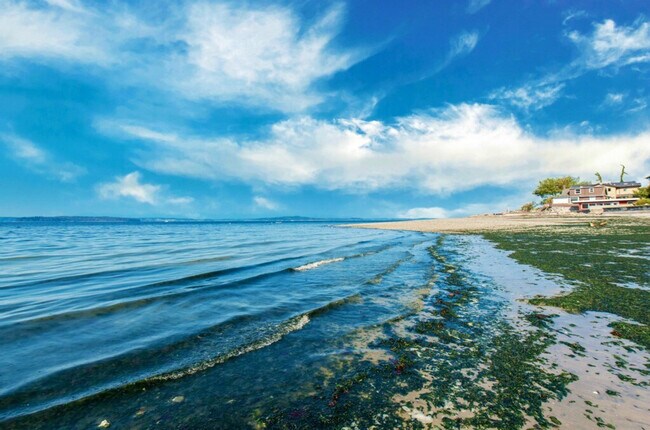 Building Photo - 4905 SW Othello St