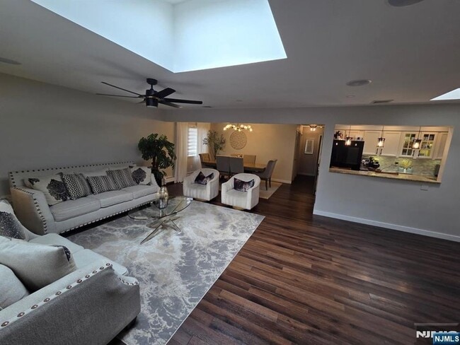Building Photo - 181 Midland Ave