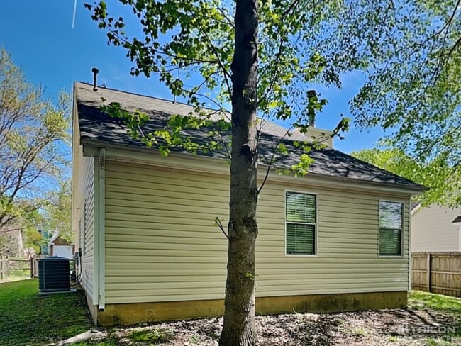 Building Photo - 9325 Oren Thompson Rd